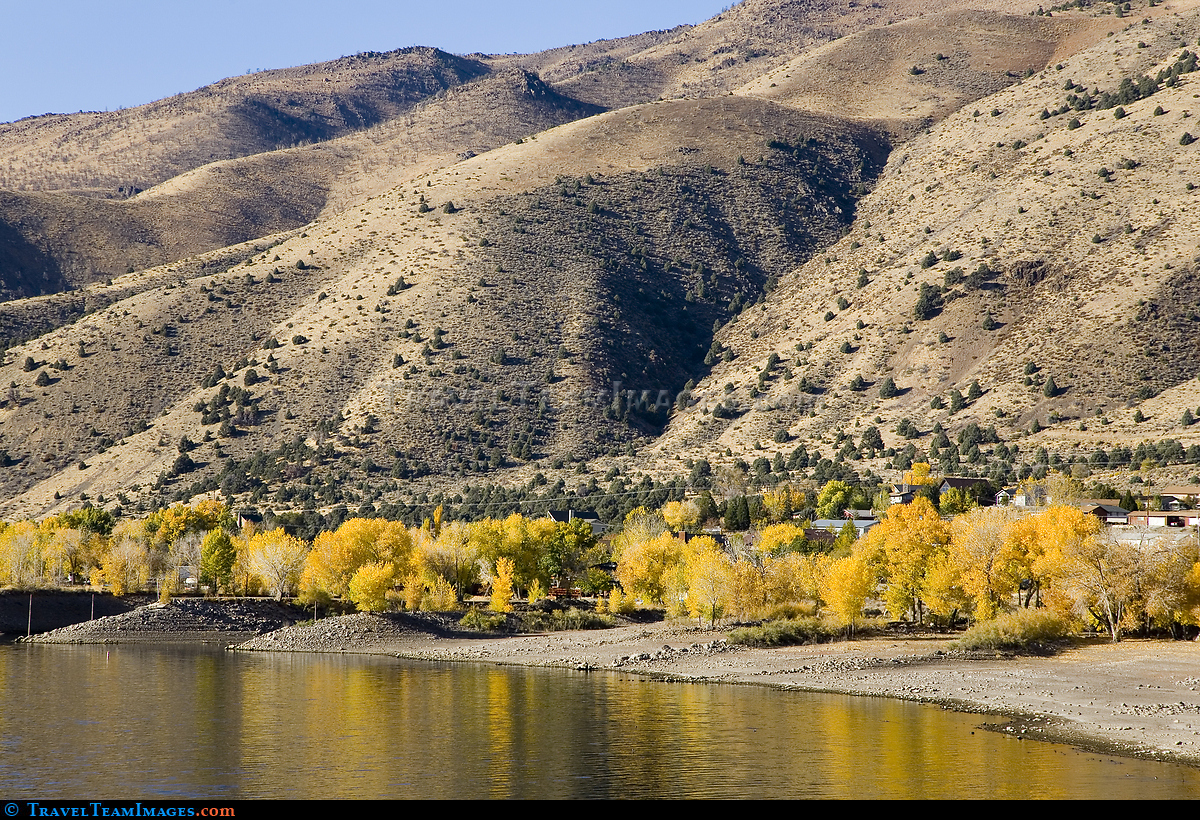 Fall Colour at Lake Topaz