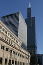A view of Sears Tower in Chicago with Union station in the foreground