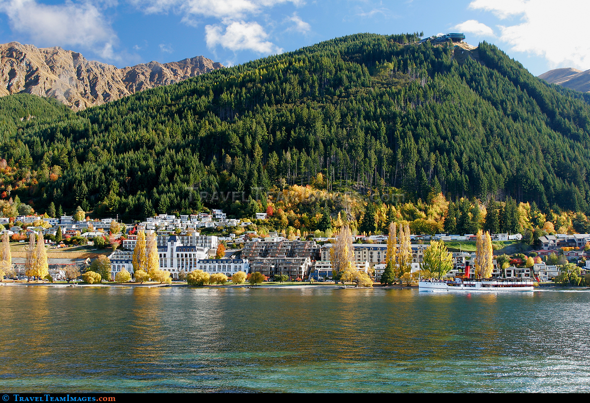 Cruising Lake Wakatipu