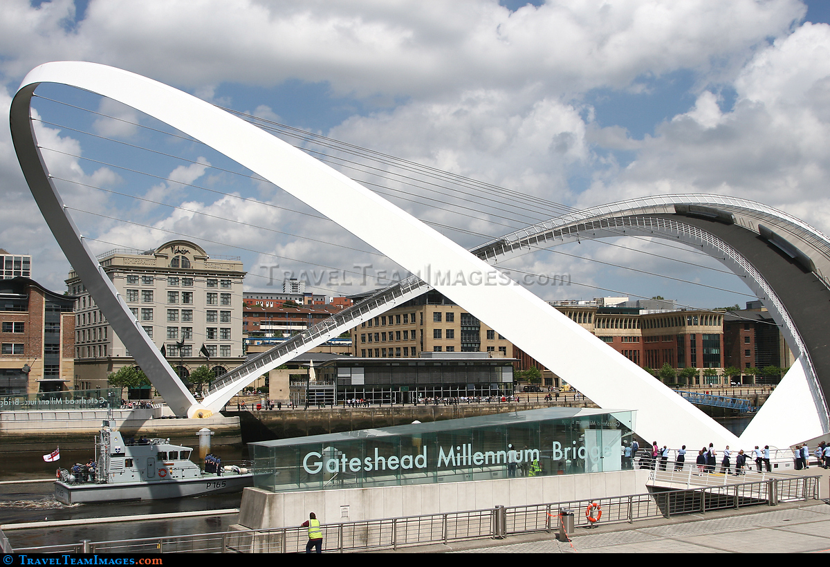 Gateshead Millenium Bridge