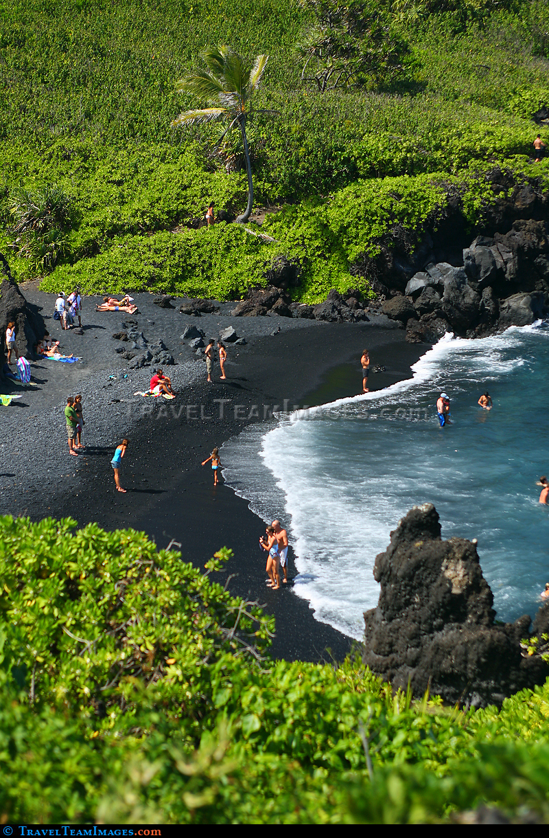 Honokalani Black Sand Beach