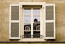 A window in Pau