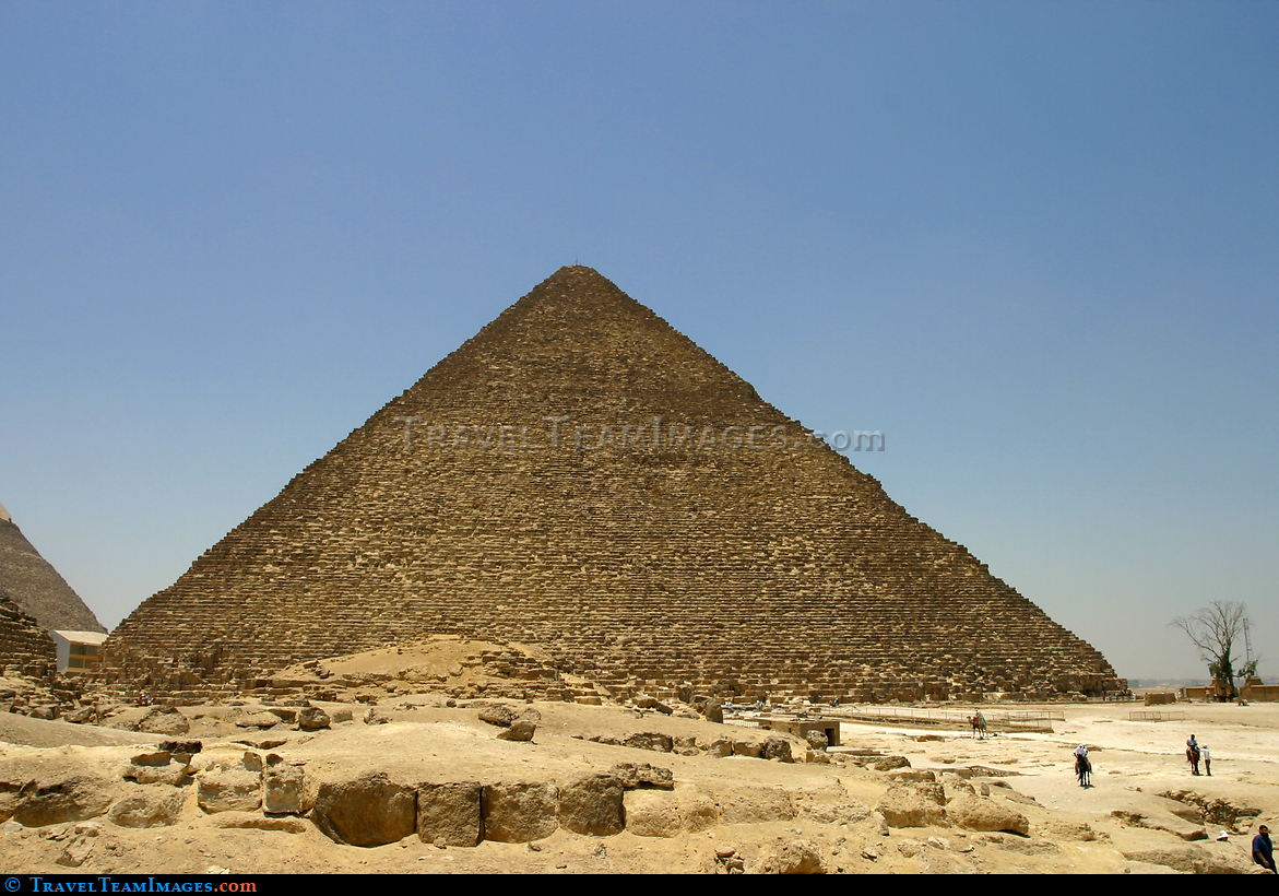 Pyramid of Khafre 