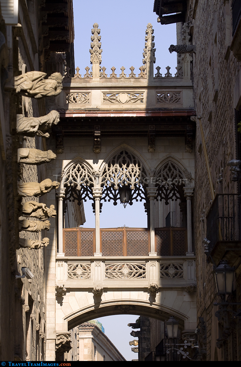 Carrer del Bisbe, Barcelona